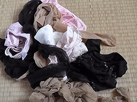 投稿/息子の嫁(28歳)の汚れたパンツ サンプル動画サムネイル